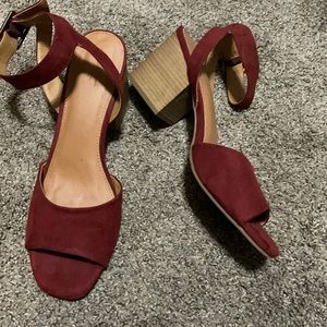 Universal Thread Red Sandals